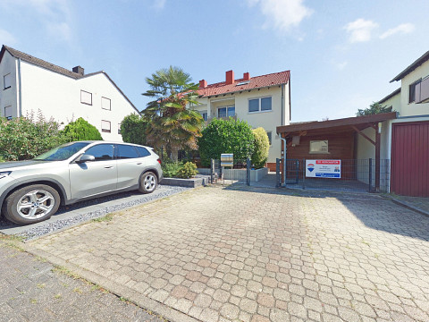 2 Eigentumswohnungen in einer sehr gepflegten Doppelhaushälfte