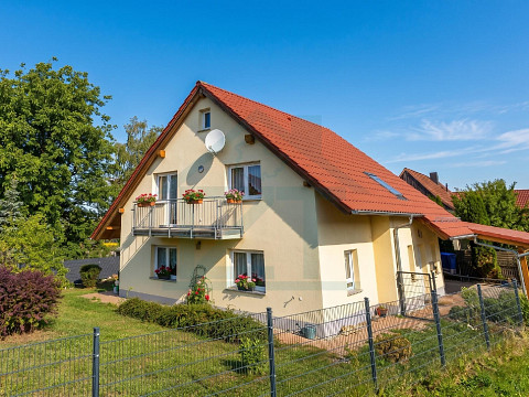 Einfamilienhaus mit 249 m² Wohn-Nutzfläche inkl. 750 m² Grundstück in Waldeck bei Hermsdorf