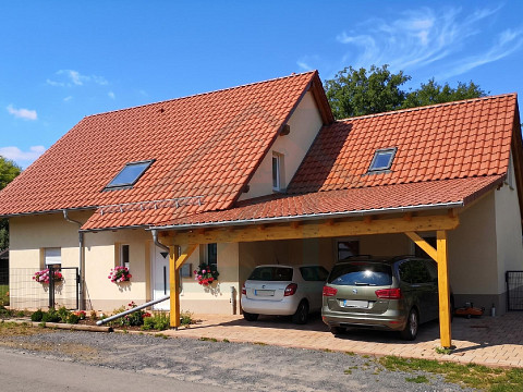 Mehrgenerationenhaus mit 249 m² Wohn-Nutzfläche inkl. 750 m² Grundstück in Waldeck bei Hermsdorf