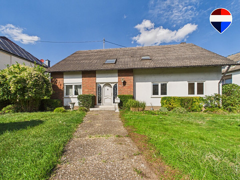 „Seltene Gelegenheit in Saarlouis: Großzügiges Wohnhaus auf 1.663 m² Grundstück – Innenstadt fußläufig“