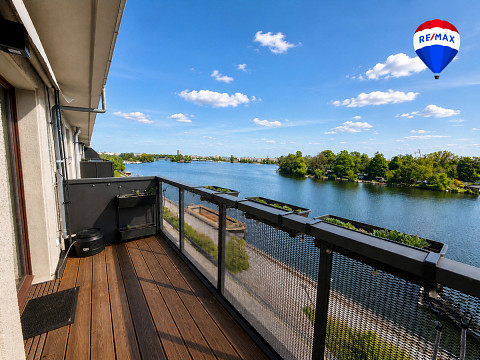 Provisionsfrei ! - Exklusive 4-Zimmer-Whg. mit Wasserblick, Balkon & Tiefgarage