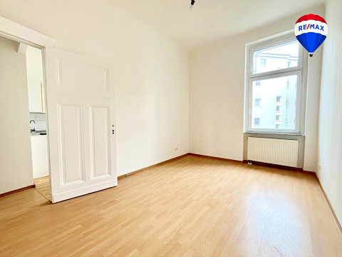 Bezugsfertige, moderne 2-Zimmer-Wohnung mit Balkon & Fahrstuhl in Berlin Spandau