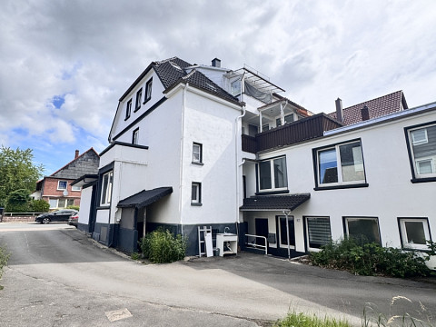Gepflegtes Mehrfamilienhaus mit 4 Einheiten und Top Rendite im Herzen von Bad Pyrmont!