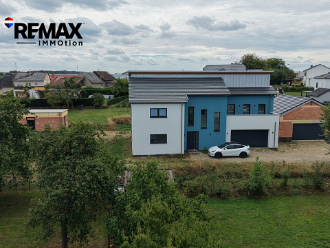 Modernes Einfamilienhaus mit Tiny House, großzügigen Garagenflächen & Grenzlage zu Luxemburg