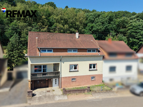 Großzügige Doppelhaushälfte mit Garten und Blick ins Grüne in Schmelz-Hüttersdorf